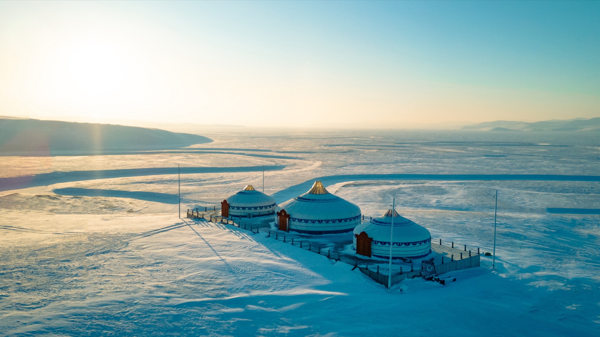 冬季呼伦贝尔雪原蒙古包